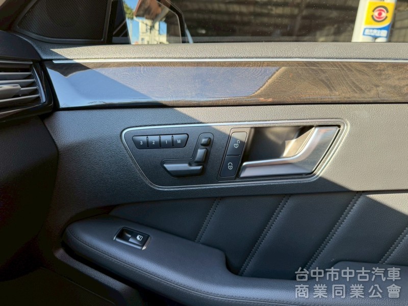 2012 E200總代理跑八萬多公里