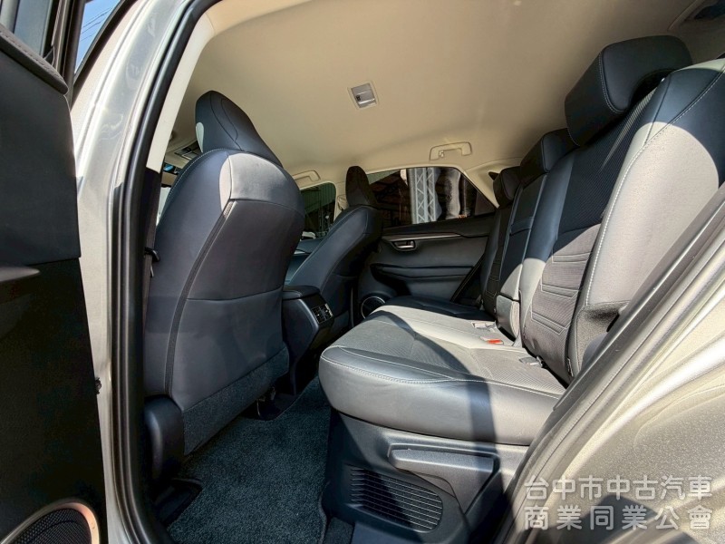 2016 NX200t豪華版 跑十一萬公里