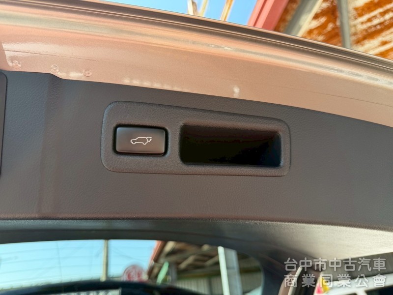 2016 NX200t豪華版 跑十一萬公里