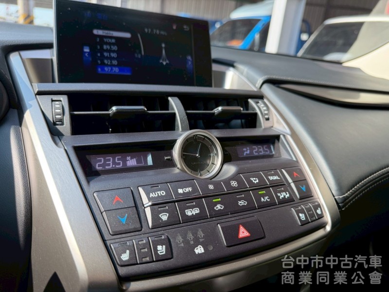 2016 NX200t豪華版 跑十一萬公里