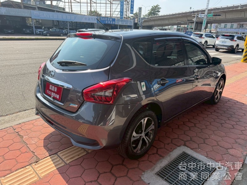 2017 iTiida 1.6旗艦 跑四萬多