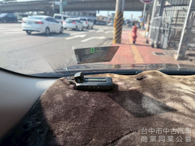 2017 iTiida 1.6旗艦 跑四萬多