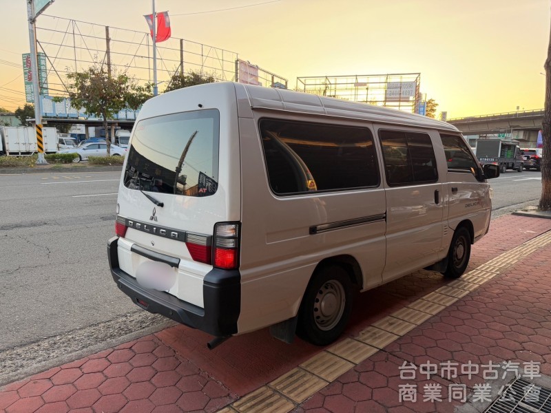 2023 得利卡廂型車 跑三萬多公里