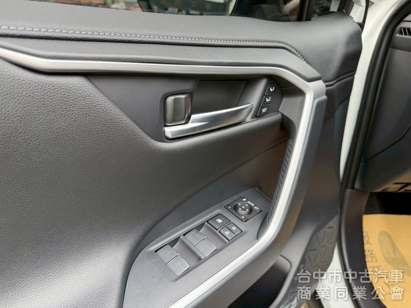 2025 Rav4 2.0旗艦 新領牌車