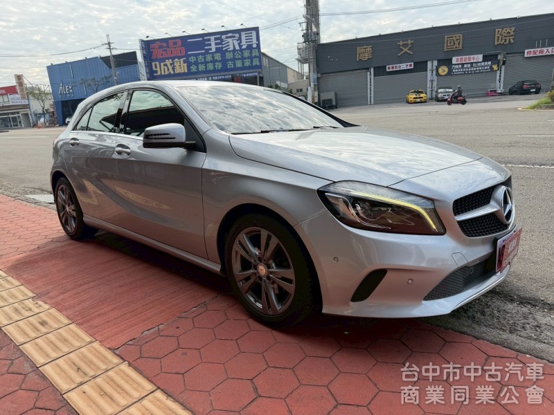 2015 A180 跑十萬多公里 原鈑件