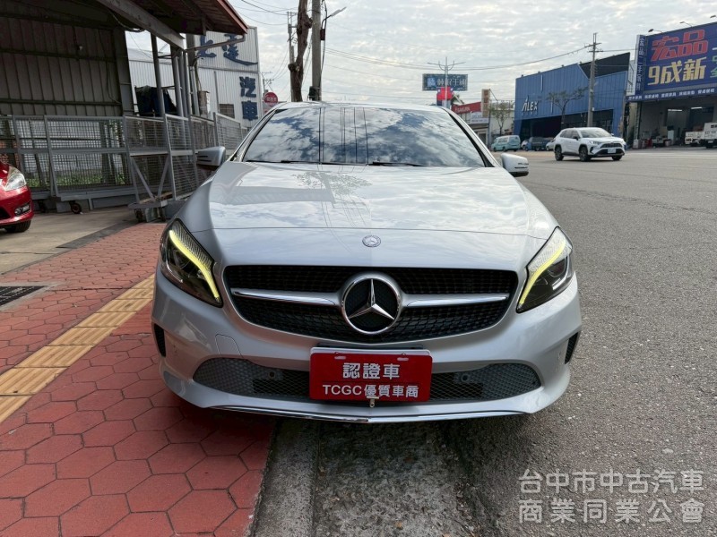 2015 A180 跑十萬多公里 原鈑件