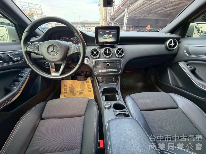 2015 A180 跑十萬多公里 原鈑件