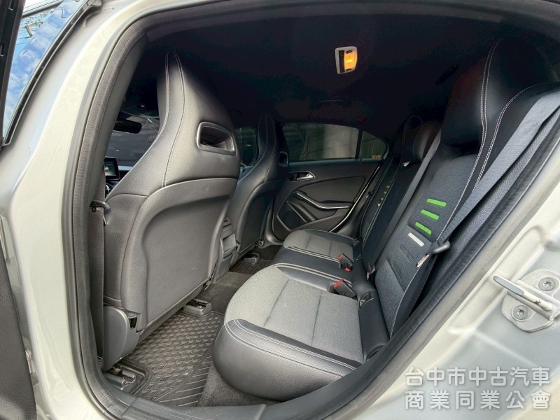 2015 A180 跑十萬多公里 原鈑件