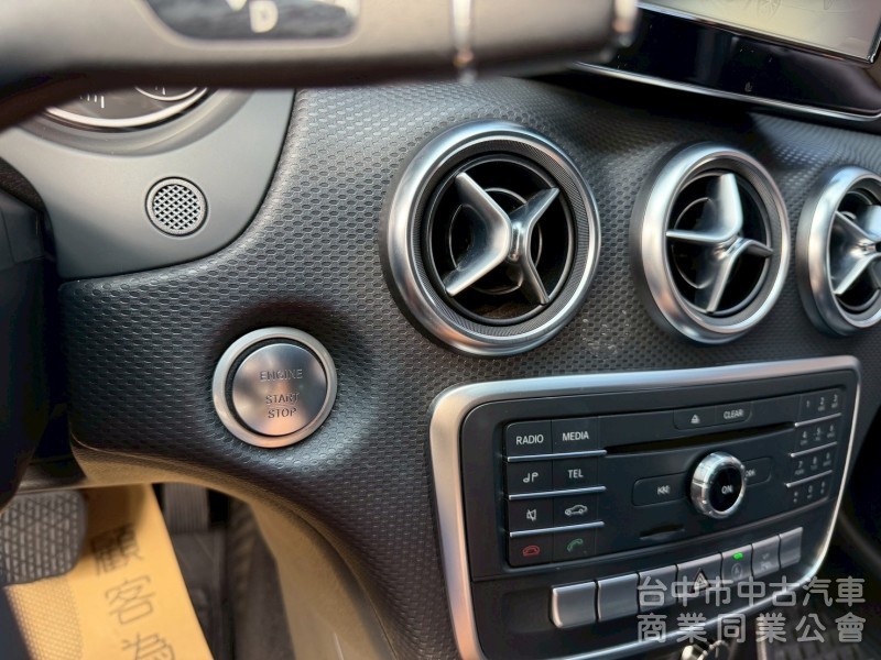 2015 A180 跑十萬多公里 原鈑件