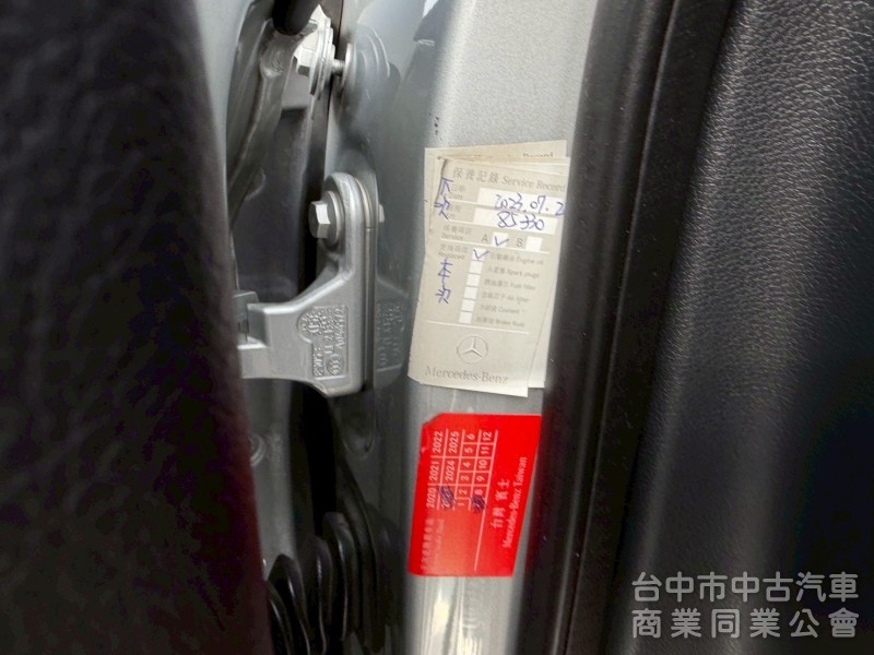 2015 A180 跑十萬多公里 原鈑件