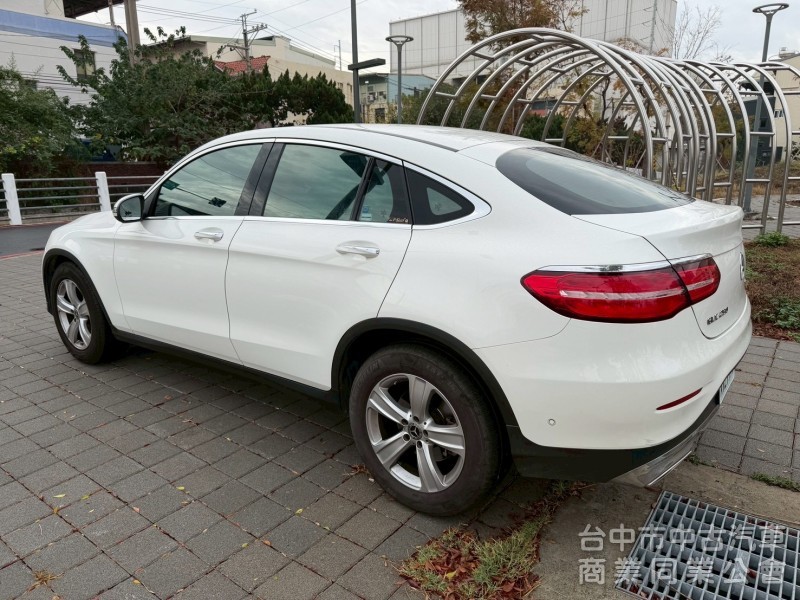 2017 GLC250 Coupe 跑六萬多公里