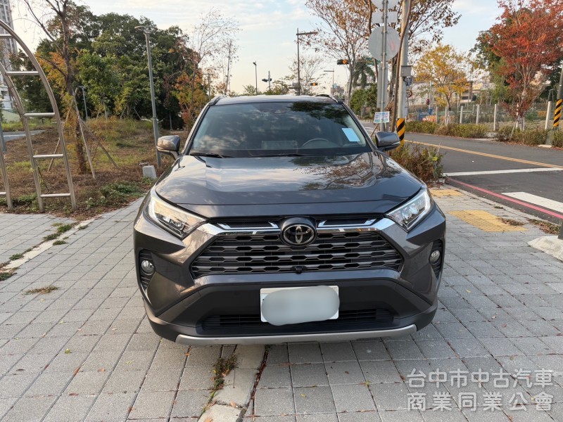 2019 Rav4 2.0旗艦跑三萬多