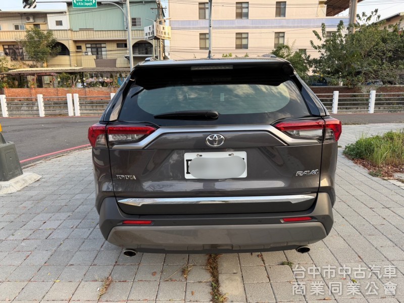 2019 Rav4 2.0旗艦跑三萬多