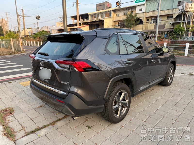 2019 Rav4 2.0旗艦跑三萬多