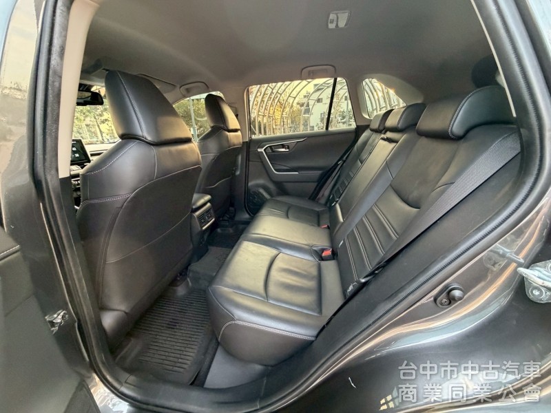 2019 Rav4 2.0旗艦跑三萬多