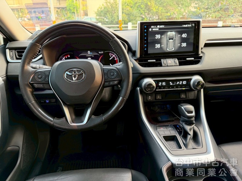 2019 Rav4 2.0旗艦跑三萬多