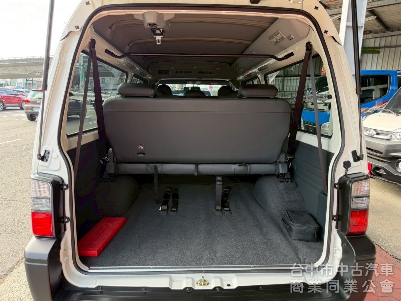 2023 得利卡廂型車 8人座自排
