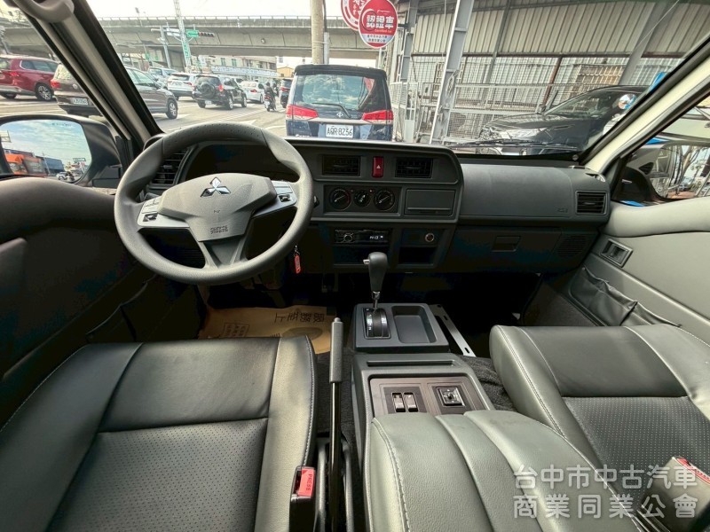 2023 得利卡廂型車 8人座自排