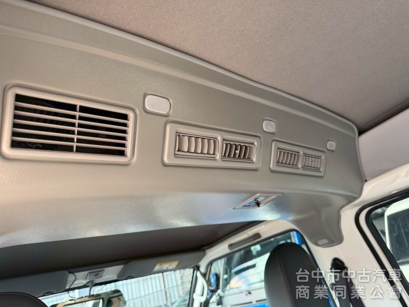 2023 得利卡廂型車 8人座自排