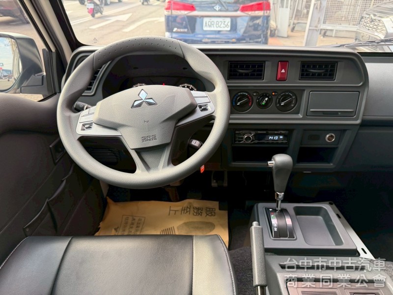 2023 得利卡廂型車 8人座自排