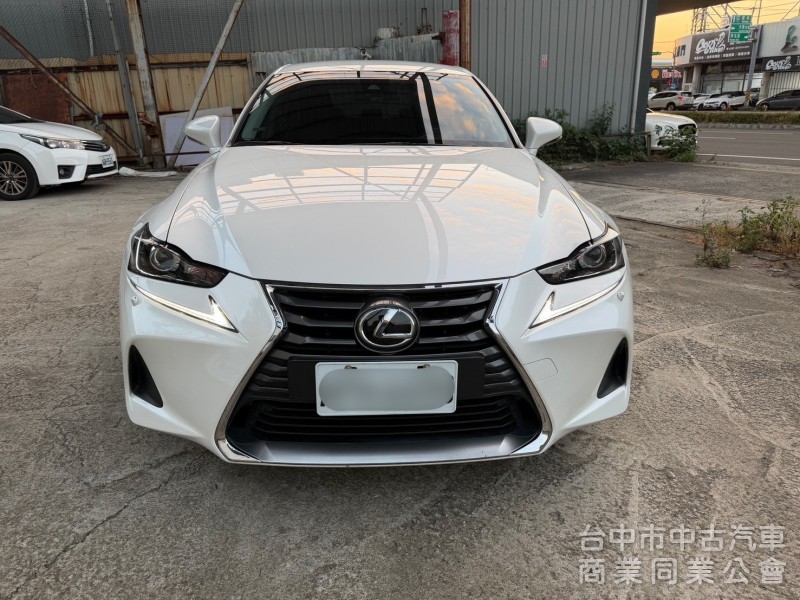 2017領 IS200t小改跑八萬多公里