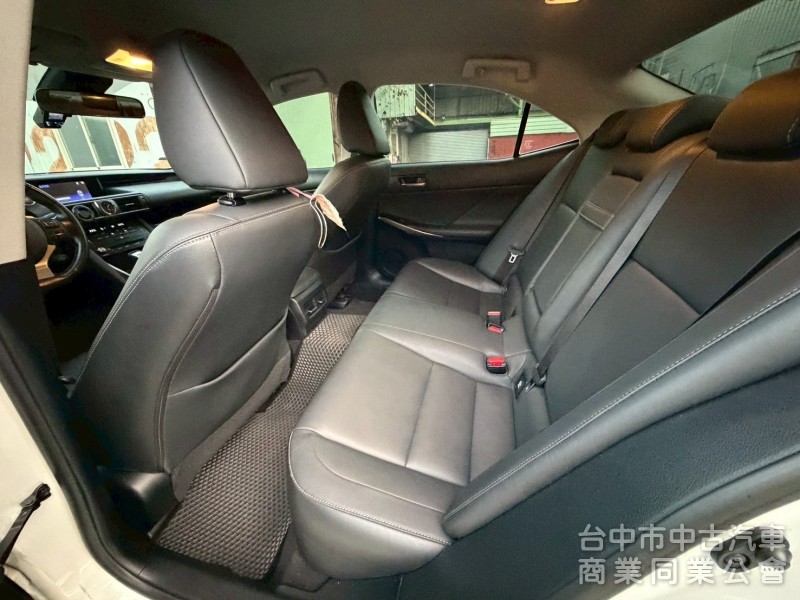 2017領 IS200t小改跑八萬多公里