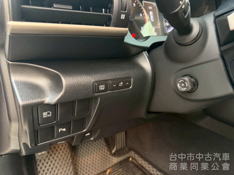 2017領 IS200t小改跑八萬多公里