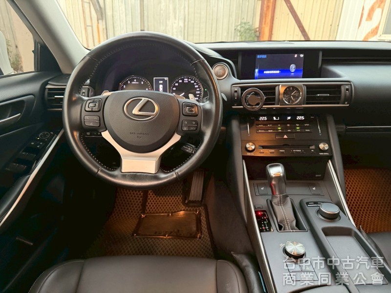 2017領 IS200t小改跑八萬多公里
