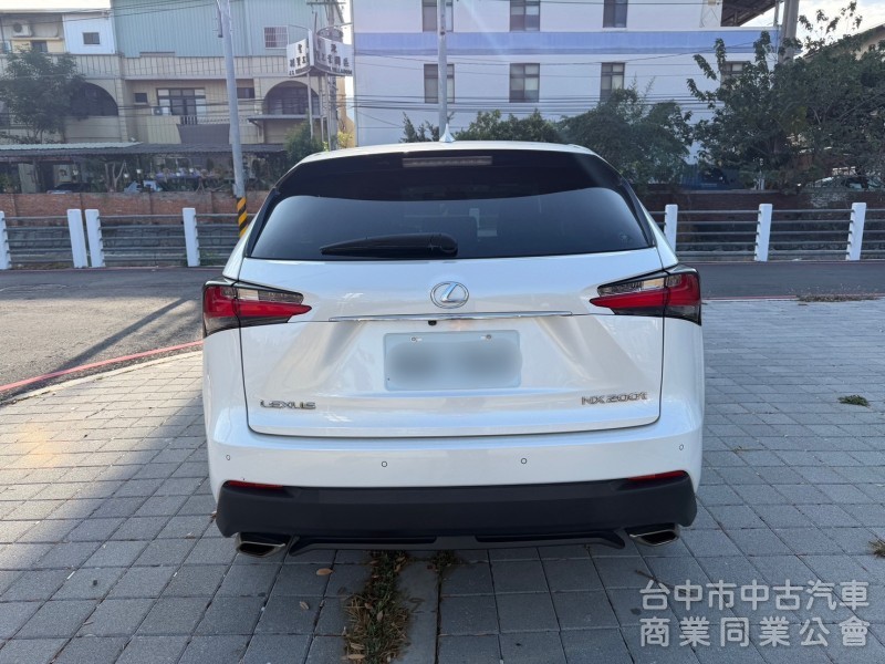 2015 NX200t旗艦跑八萬多公里