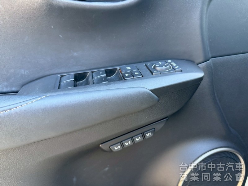 2015 NX200t旗艦跑八萬多公里