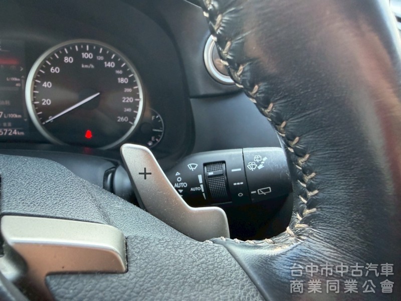 2015 NX200t旗艦跑八萬多公里