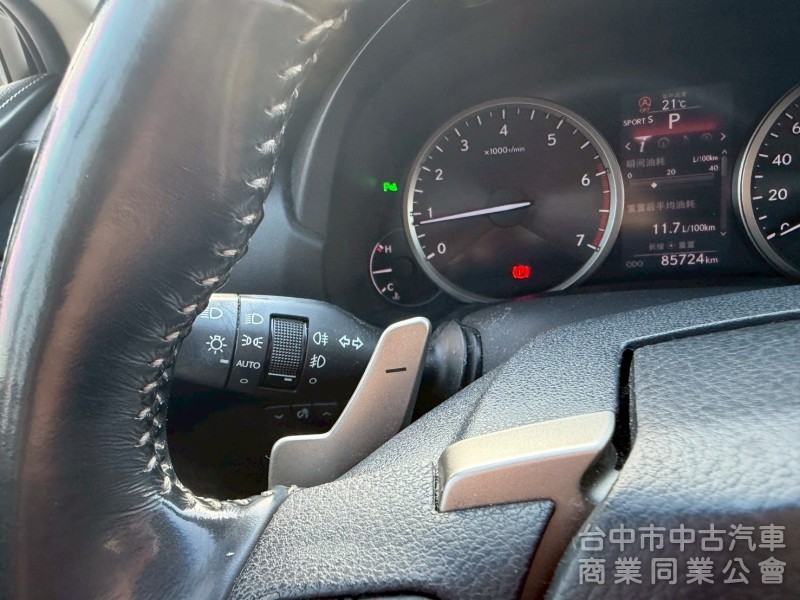 2015 NX200t旗艦跑八萬多公里