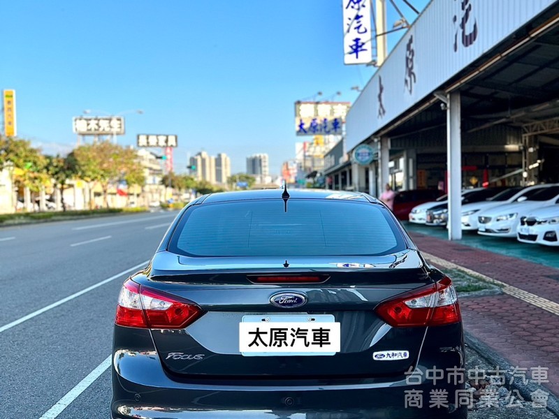 Ford Focus 4D 2014款 CVT 1.6運動型 實車實價 皮椅 定速 雙區恆溫 日行燈 代步車  4安氣囊