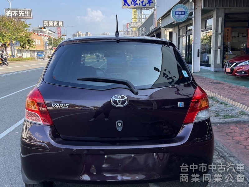 Toyota Yaris 2011款 自排 1.5L 小鴨 YARIS 代步車 省油 便宜賣 可超貸 可全額貸