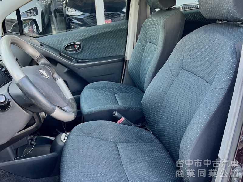 Toyota Yaris 2011款 自排 1.5L 小鴨 YARIS 代步車 省油 便宜賣 可超貸 可全額貸