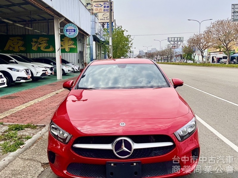 Mercedes-Benz A-Class A180 2020款 手自排 1.3L AMG 原鈑件 原廠保養 里程超少