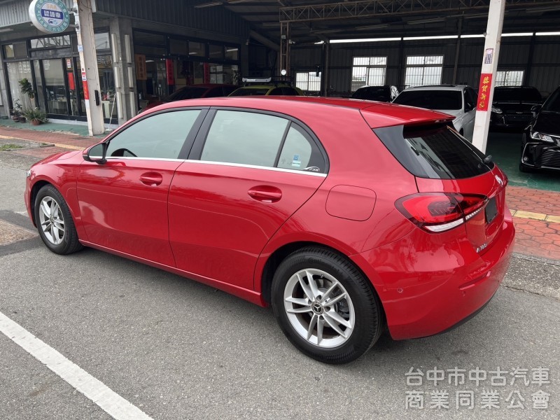 Mercedes-Benz A-Class A180 2020款 手自排 1.3L AMG 原鈑件 原廠保養 里程超少