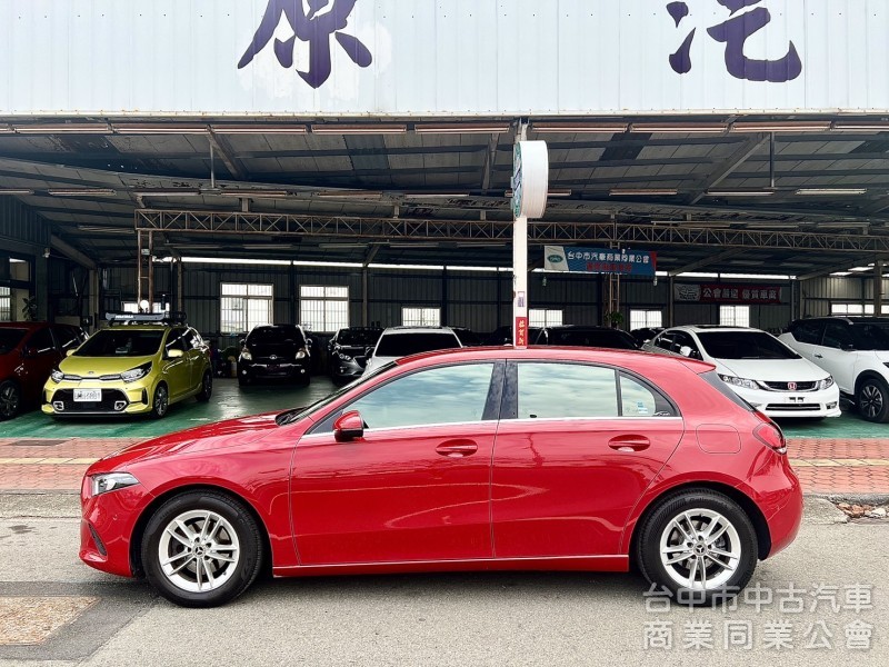 Mercedes-Benz A-Class A180 2020款 手自排 1.3L AMG 原鈑件 原廠保養 里程超少