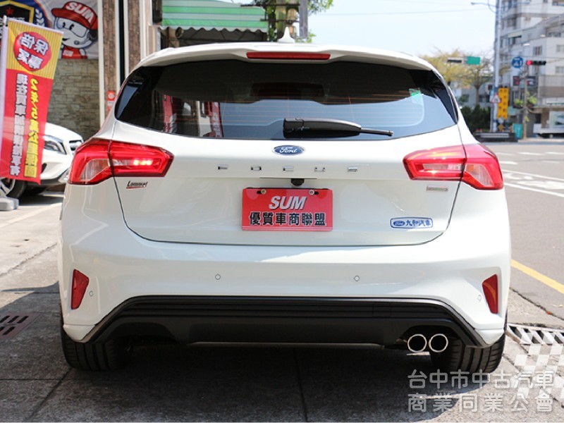 22.5年式小改賽道版.落地新車.新車保固.液晶儀表.Dynamic智慧頭燈.抬頭顯示器.B&O音響.可全貸.全車原漆