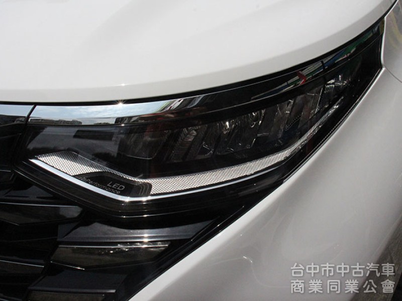 正23年領牌CUSTIN GLT-B VIP 全景天窗 四座通風加熱座椅 電動尾門 雙電動滑門 後座電動椅 ACC 盲點