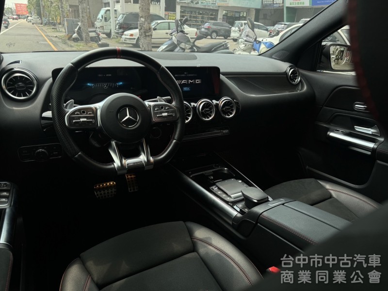 AMG GLA35✅總代理選配14萬✅稀有23P跟車✅AMG空力套件✅夜色套件✅U88旋鈕✅電子懸吊✅原廠保養✅原鈑原漆