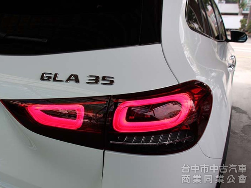 AMG GLA35✅總代理選配14萬✅稀有23P跟車✅AMG空力套件✅夜色套件✅U88旋鈕✅電子懸吊✅原廠保養✅原鈑原漆