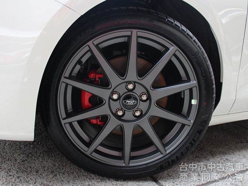 僅跑2000KM⭕挑戰全省最便宜✅全車原鈑原漆⭕旅行車✅小改款真皮座椅✅頂規VINGLE✅可全貸✅新車利率✅新車保固中