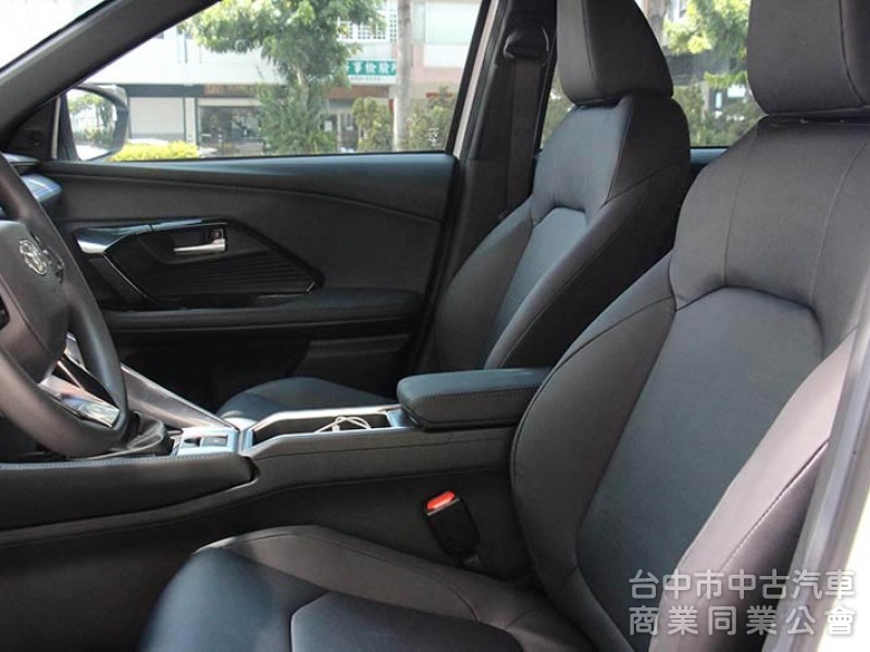 正24年出廠⭕市場熱門小休旅✅酷動版✅倒車顯影✅免鑰匙✅ACC跟車✅CARPLAY連接✅全車原鈑原漆✅可全貸✅新車利率