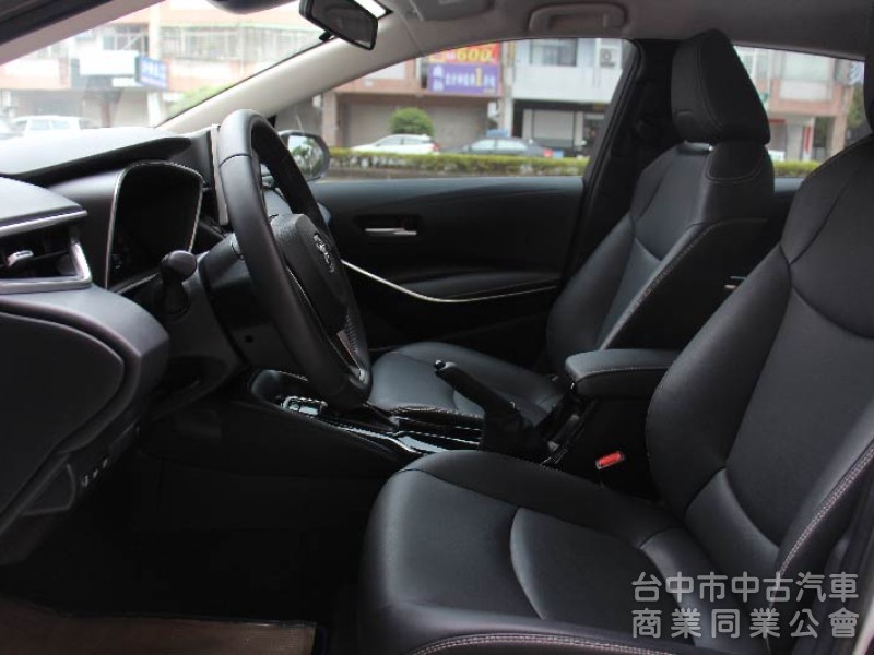 正24年出廠⭕油電尊爵版⭕改款全數位儀表版✅CARPLAY✅倒車顯影✅盲點偵測✅全套免鑰匙✅全車原鈑件✅全額貸✅新車利率