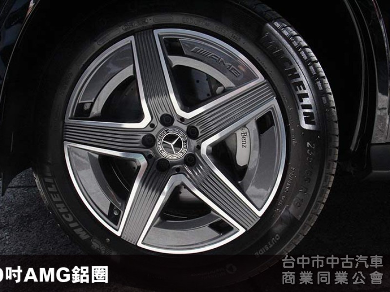 正2024年⭕四輪傳動⭕全車原漆⭕僅跑2萬✅就是新車✅價格更大優惠✅全景天窗⭕AMG⭕P20⭕新車利率⭕可全貸