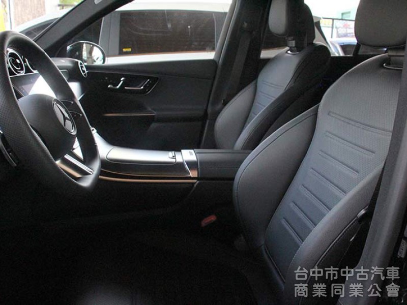 正2024年⭕四輪傳動⭕全車原漆⭕僅跑2萬✅就是新車✅價格更大優惠✅全景天窗⭕AMG⭕P20⭕新車利率⭕可全貸
