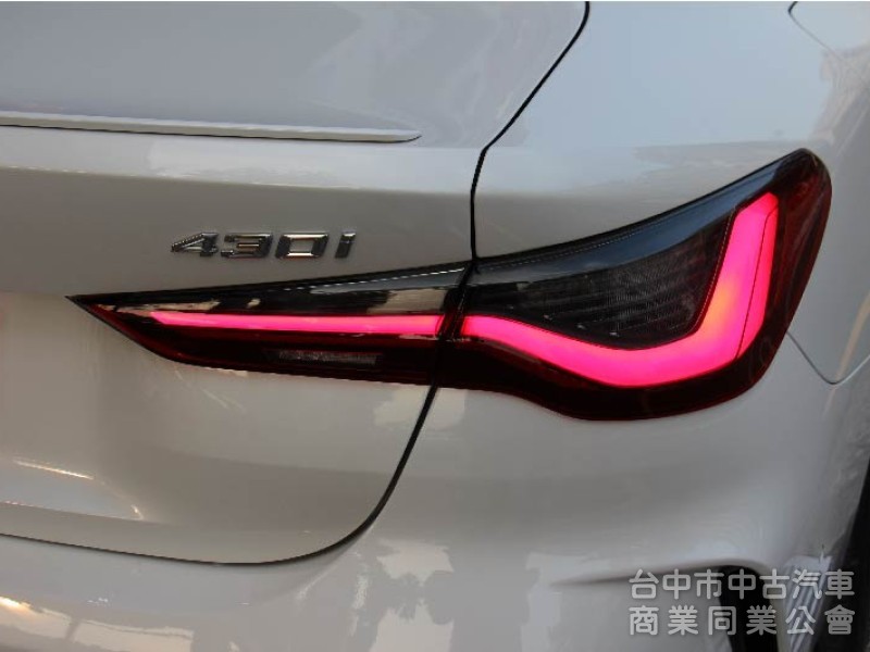 430i高階款✅正22年出廠✅全車原鈑件⭕抬頭顯示器⭕H/K音響✅ 5AU智慧輔助駕駛✅360環景✅盲點偵測✅可全額貸