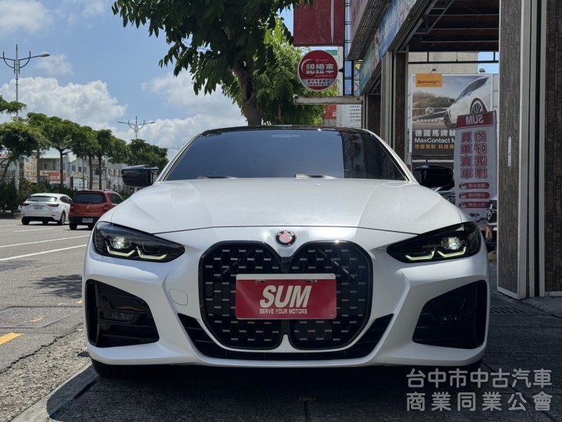 正22年出廠420I COUPE⭕全車消光白貼膜⭕小改款尾燈⭕原鈑件✅黃金眼大燈✅水晶排檔桿✅5AU輔助✅外觀空力套件✅