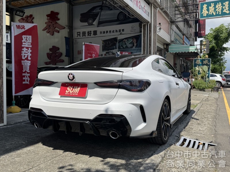 正22年出廠420I COUPE⭕全車消光白貼膜⭕小改款尾燈⭕原鈑件✅黃金眼大燈✅水晶排檔桿✅5AU輔助✅外觀空力套件✅